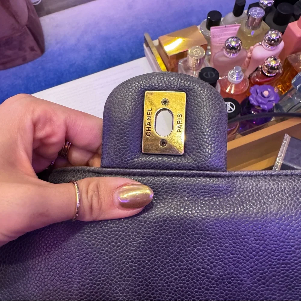 CHANEL Métiers d'Art Paris-Edinburgh Retro Classic Flap Quilted Caviar Leather - Picture 8 of 13